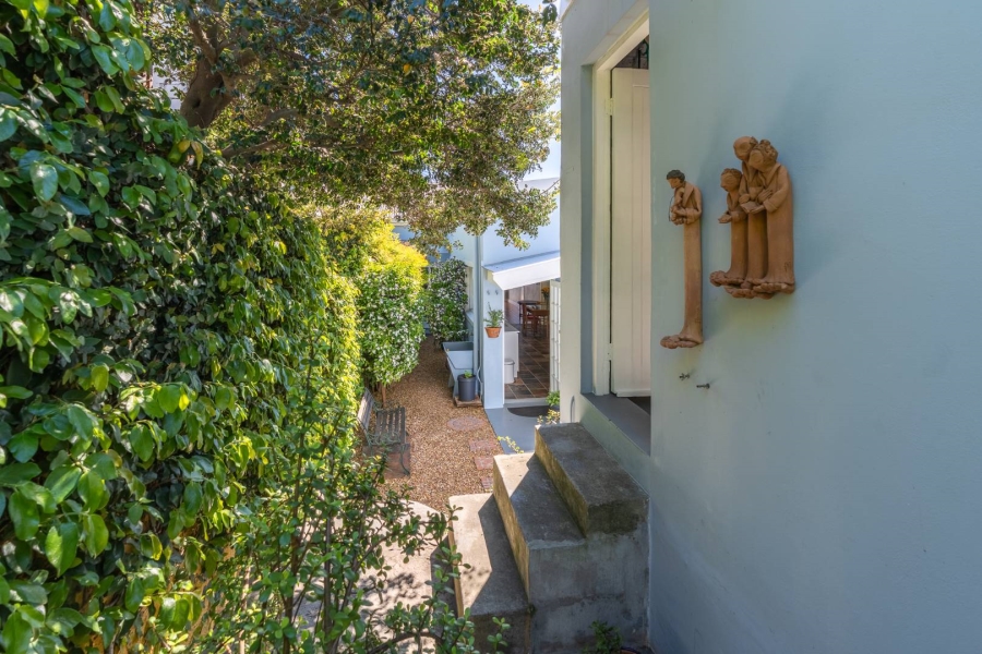 1 Bedroom Property for Sale in Woodstock Western Cape